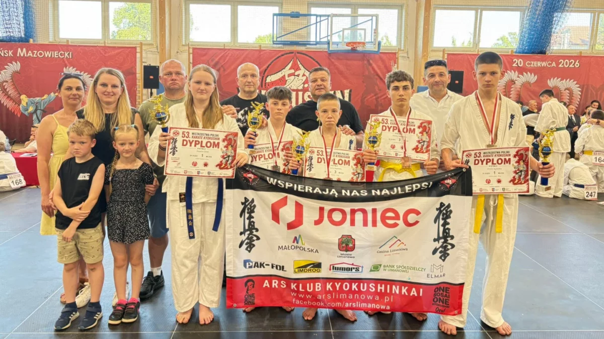 Dwa tytuły mistrzów Polski dla limanowskich karateków/Fot. ARS Limanowa.