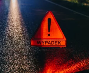 Czołowe zderzenie na DK 28. Cztery osoby trafiły do szpitala - zdjęcie główne