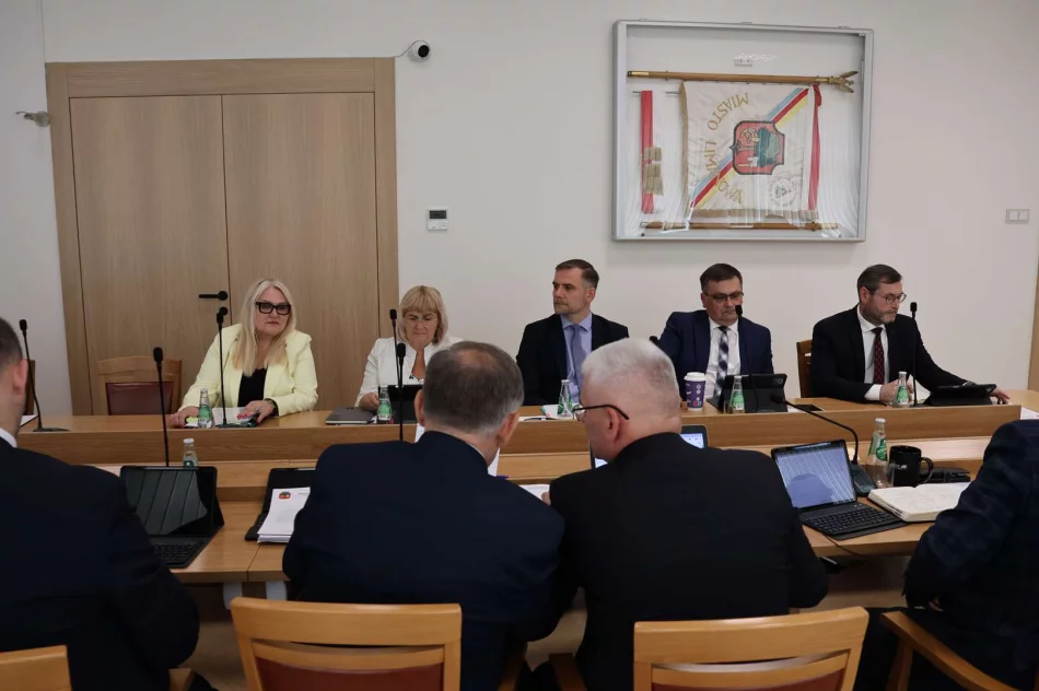 XXXII Sesja Rady Miasta Limanowa – Burmistrz Jolanta Juszkiewicz z wotum zaufania i absolutorium za wykonanie budżetu za 2025 rok - zdjęcie 2