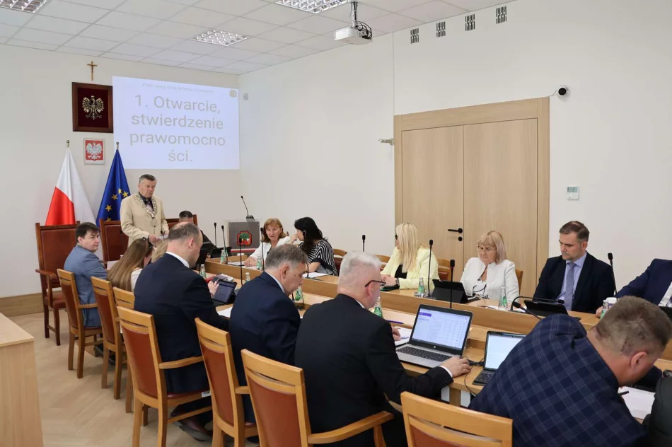 XXXII Sesja Rady Miasta Limanowa – Burmistrz Jolanta Juszkiewicz z wotum zaufania i absolutorium za wykonanie budżetu za 2025 rok - zdjęcie 3