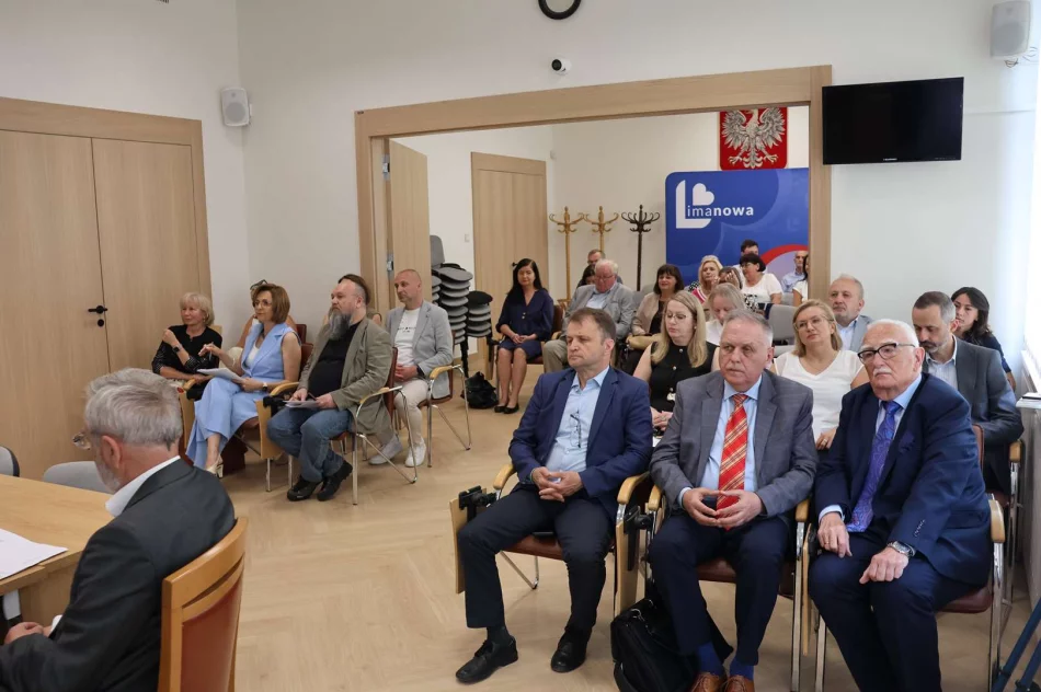 XXXII Sesja Rady Miasta Limanowa – Burmistrz Jolanta Juszkiewicz z wotum zaufania i absolutorium za wykonanie budżetu za 2025 rok - zdjęcie 4