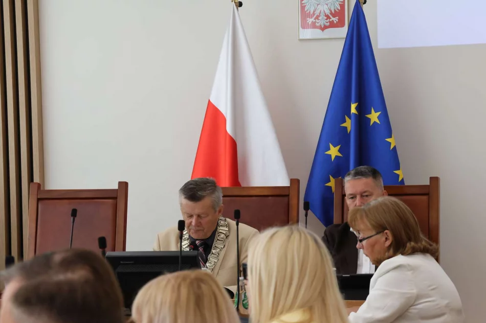 XXXII Sesja Rady Miasta Limanowa – Burmistrz Jolanta Juszkiewicz z wotum zaufania i absolutorium za wykonanie budżetu za 2025 rok - zdjęcie 8
