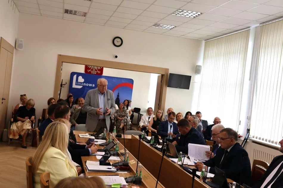 XXXII Sesja Rady Miasta Limanowa – Burmistrz Jolanta Juszkiewicz z wotum zaufania i absolutorium za wykonanie budżetu za 2025 rok - zdjęcie 10