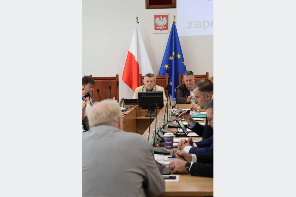 XXXII Sesja Rady Miasta Limanowa – Burmistrz Jolanta Juszkiewicz z wotum zaufania i absolutorium za wykonanie budżetu za 2025 rok - zdjęcie 15