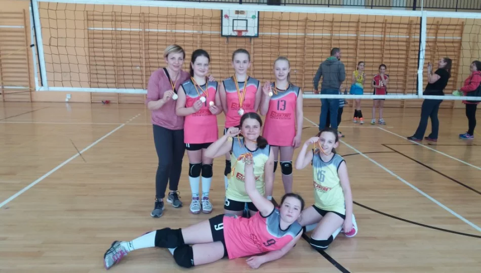 Zwycięstwo limanowskich siatkarek w Krynicy - zdjęcie 1