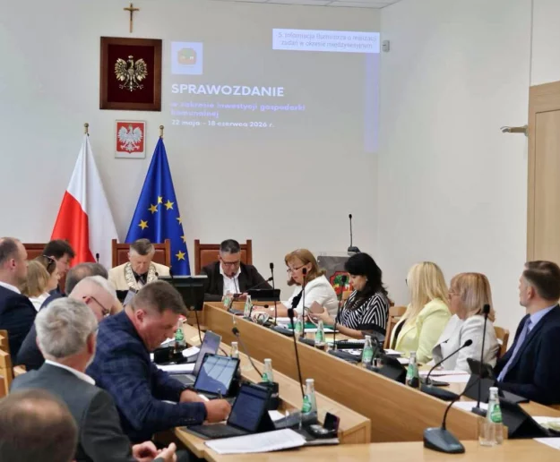 Niejednogłośne wotum zaufania - zdjęcie główne