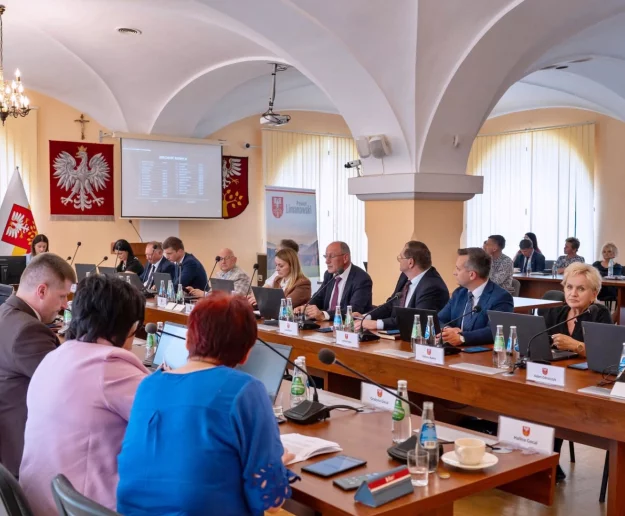 Absolutoryjna sesja Rady Powiatu - oglądaj na żywo - zdjęcie główne
