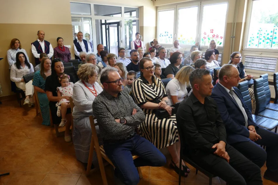 Gwara, tradycja i młode pokolenie – niezwykły spektakl „Czerwone Korale" - zdjęcie 3