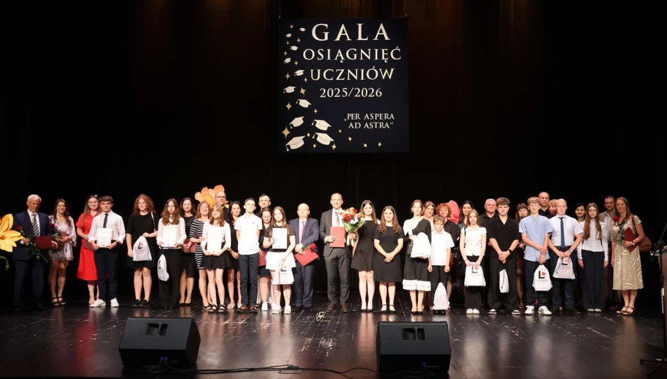 W LDK odbyła się Gala Osiągnięć Uczniów w Roku Szkolnym 2025/2026 – „Per aspera ad astra” - zdjęcie 1