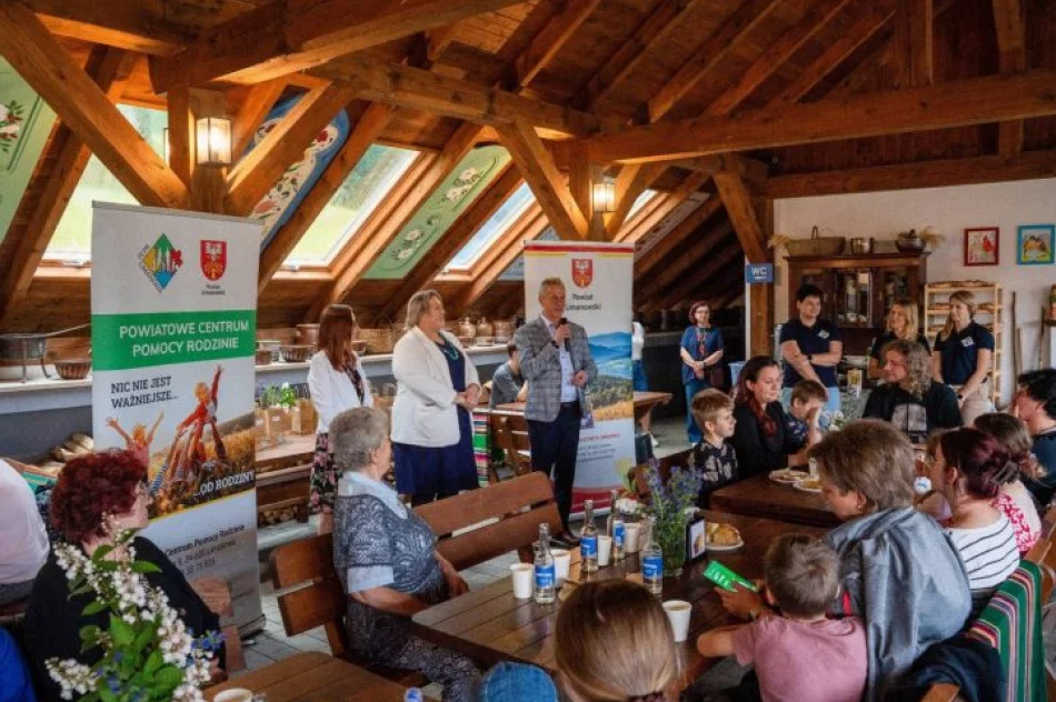 Deszczowe, ale pełne uśmiechu spotkanie rodzin zastępczych - zdjęcie 3