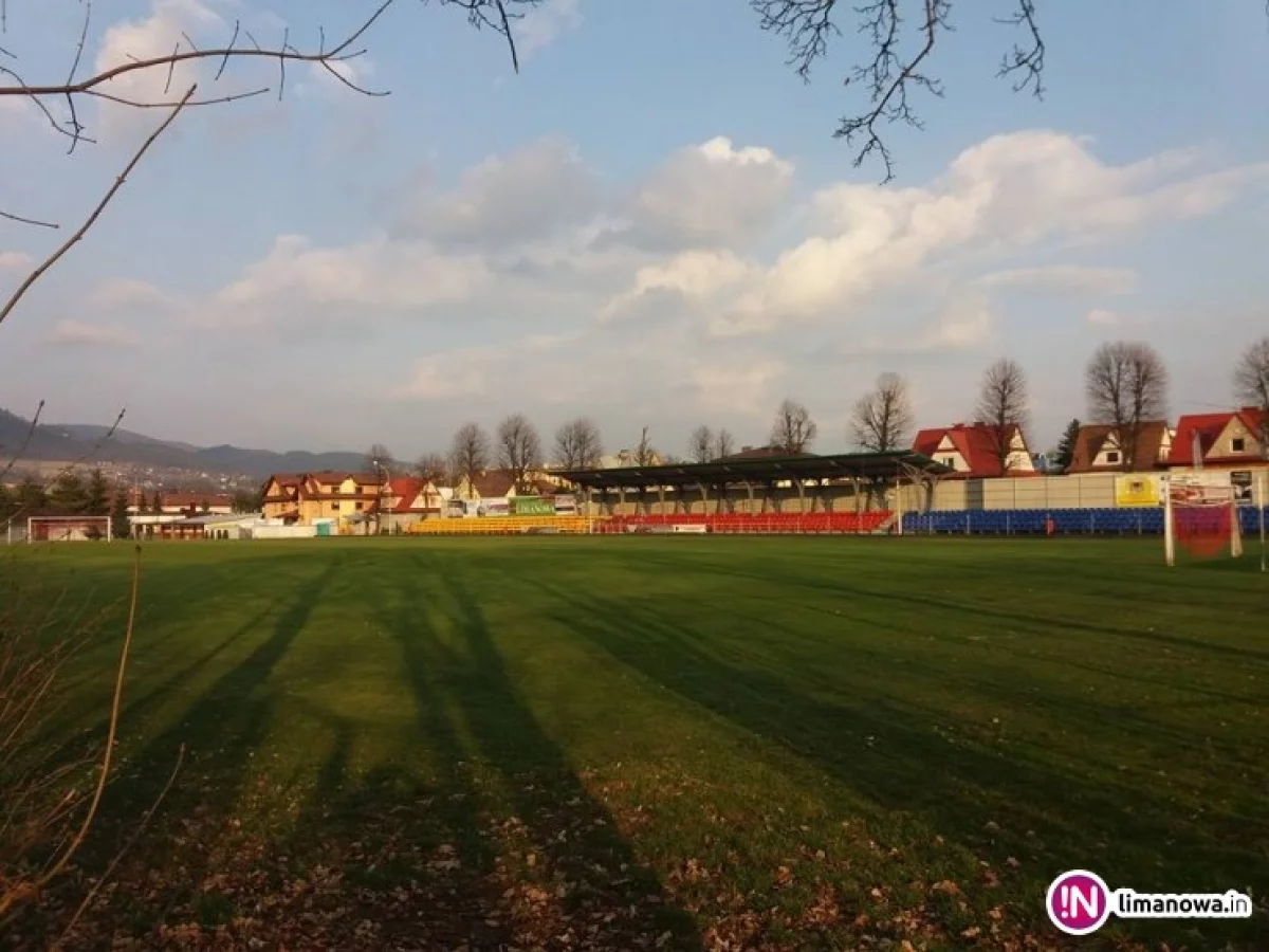 Pojedynek derbowy w Limanowej. Piłkarski weekend, do gry wraca V liga, A klasa i B klasa