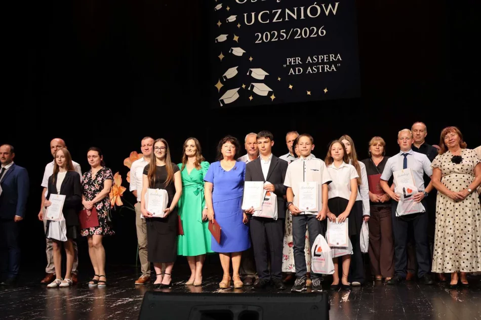 Najlepsi z najlepszych. Uczniowie nagrodzeni podczas gali  - zdjęcie 12