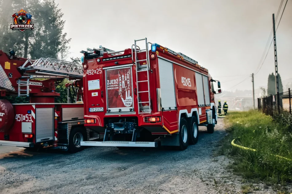 Ewakuacja, ranny mężczyzna i 140 strażaków w akcji (ZDJĘCIA)  - zdjęcie 8