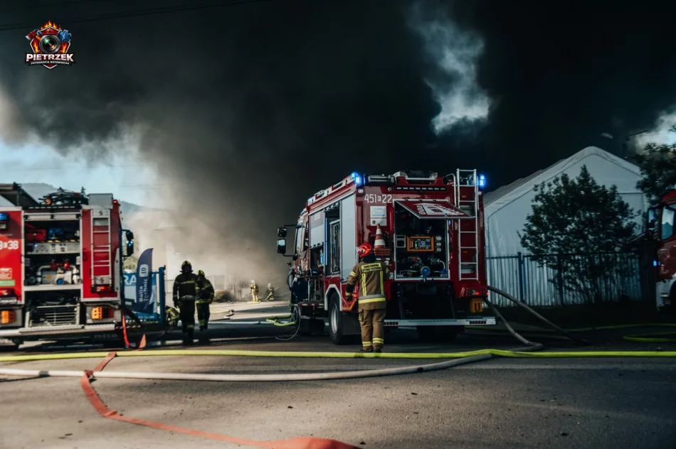 Ewakuacja, ranny mężczyzna i 140 strażaków w akcji (ZDJĘCIA)  - zdjęcie 9