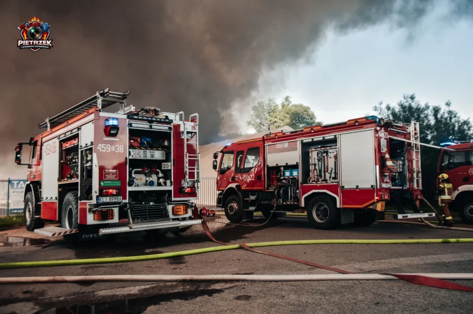 Ewakuacja, ranny mężczyzna i 140 strażaków w akcji (ZDJĘCIA)  - zdjęcie 13
