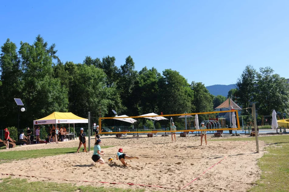 Turniej siatkówki plażowej i otwarcie basenu podczas Małopolskiego Dnia Dziecka - zdjęcie 9
