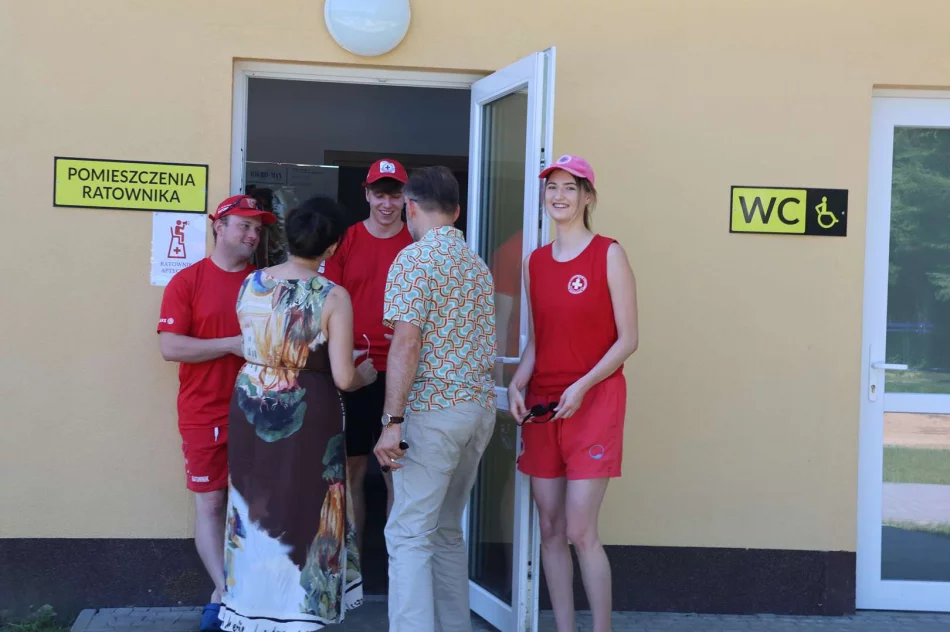 Turniej siatkówki plażowej i otwarcie basenu podczas Małopolskiego Dnia Dziecka - zdjęcie 15