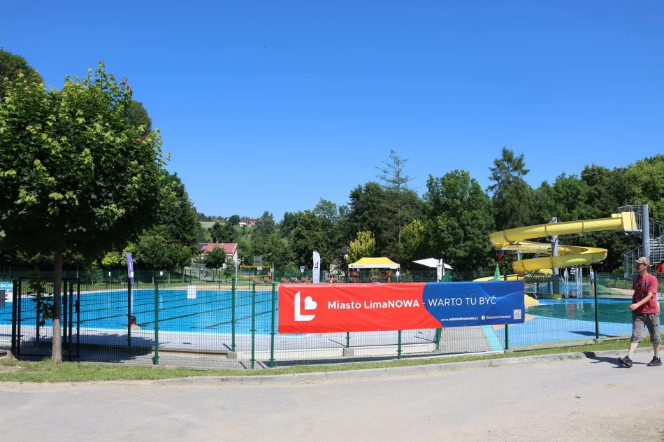 Turniej siatkówki plażowej i otwarcie basenu podczas Małopolskiego Dnia Dziecka - zdjęcie 19
