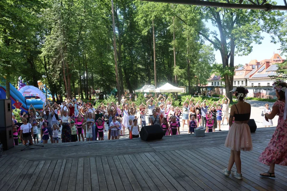 Święto pełne radości, edukacji i integracji – Małopolski Dzień Dziecka odbył się w Parku Miejskim - zdjęcie 11