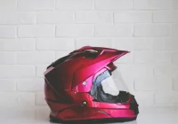 Najbezpieczniejsze kaski motocyklowe – jakie certyfikaty mają znaczenie? - zdjęcie główne