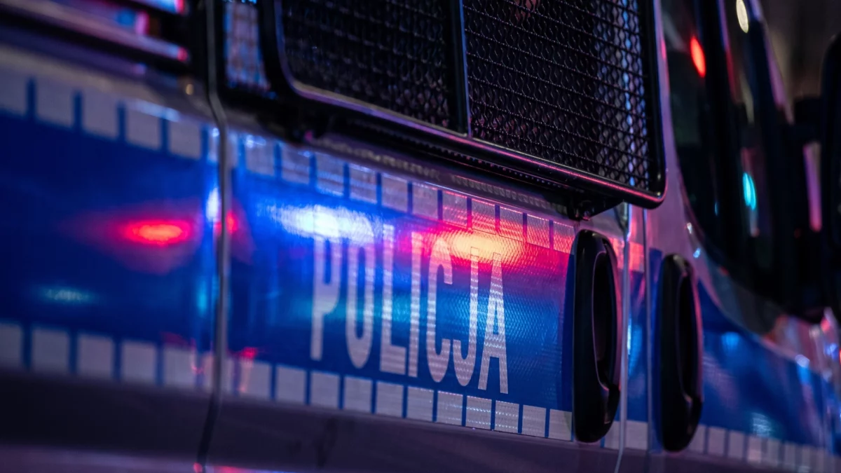 Policjanci byli szarpani i bici. Sześć osób usłyszało zarzuty