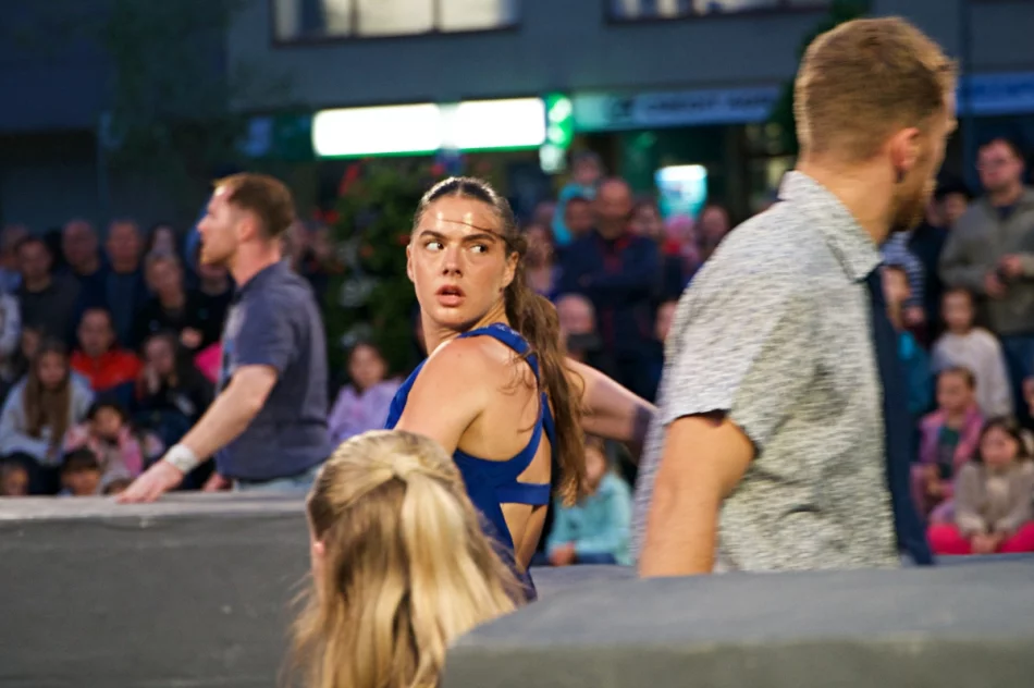 Rynek i ulice miasta stały się teatralną sceną (ZDJĘCIA, WIDEO) - zdjęcie 12