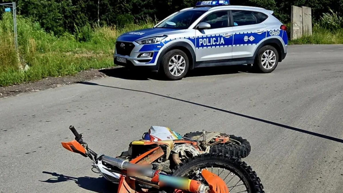 Uciekał przed policją, podczas pościgu wywrócił motocykl