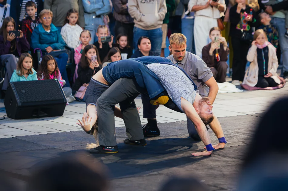 Motionhouse “Block” - zdjęcie 20