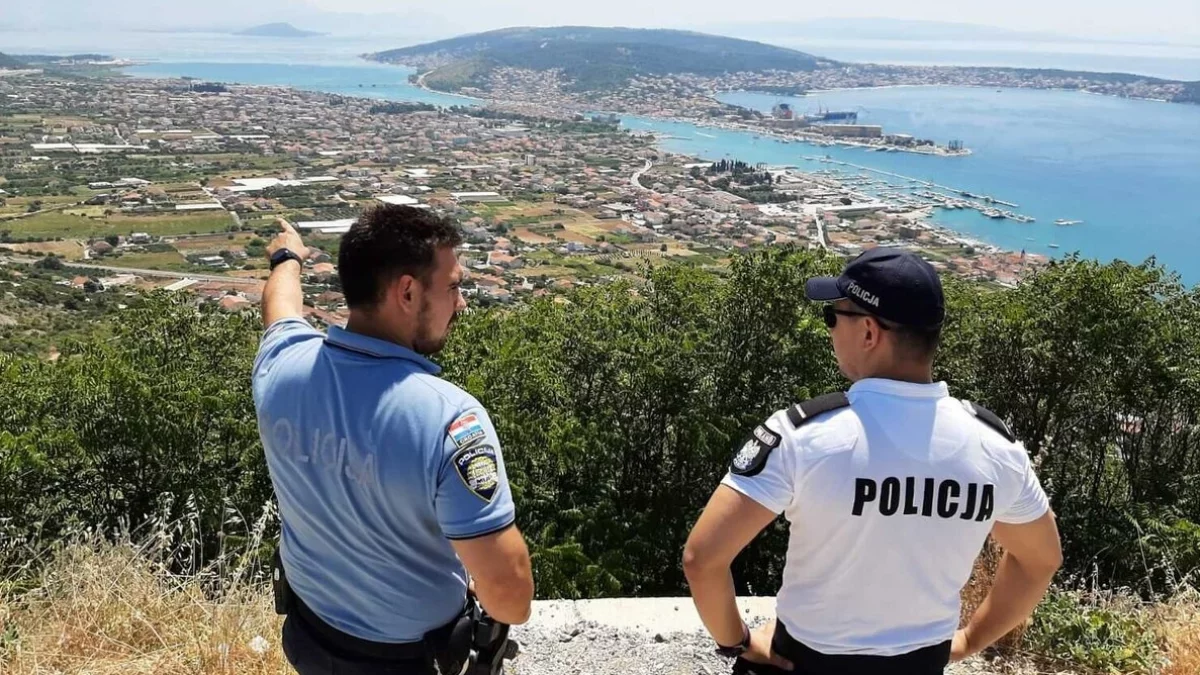 Polscy policjanci na wakacyjnych patrolach w Chorwacji i Bułgarii 