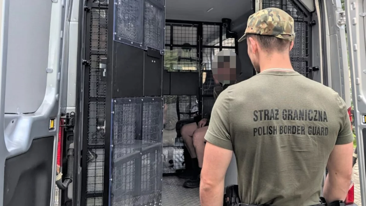 Jeździł pijany i zakłócał porządek. 44-latek został deportowany z kraju