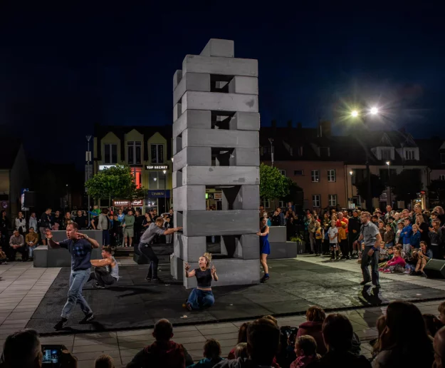 Cyrk, teatr i niezwykłe emocje – 39. ULICA Festival zachwycił Limanową - Zdjęcie główne
