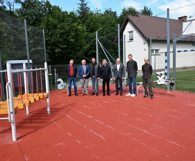 Nowy plac zabaw w Sowlinach - Zdjęcie główne