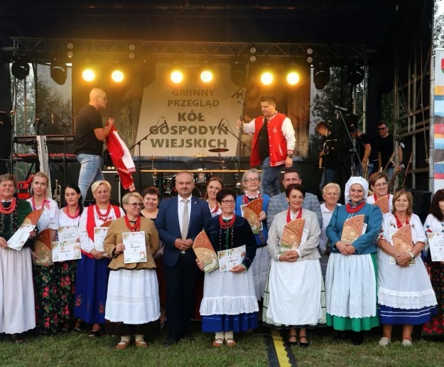 Gospodynie zagrają i ugotują  - zdjęcie główne