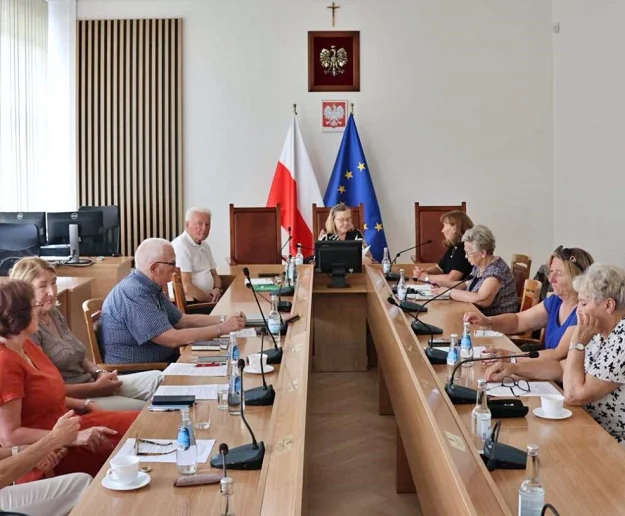 Radni-seniorzy po obradach - zdjęcie główne