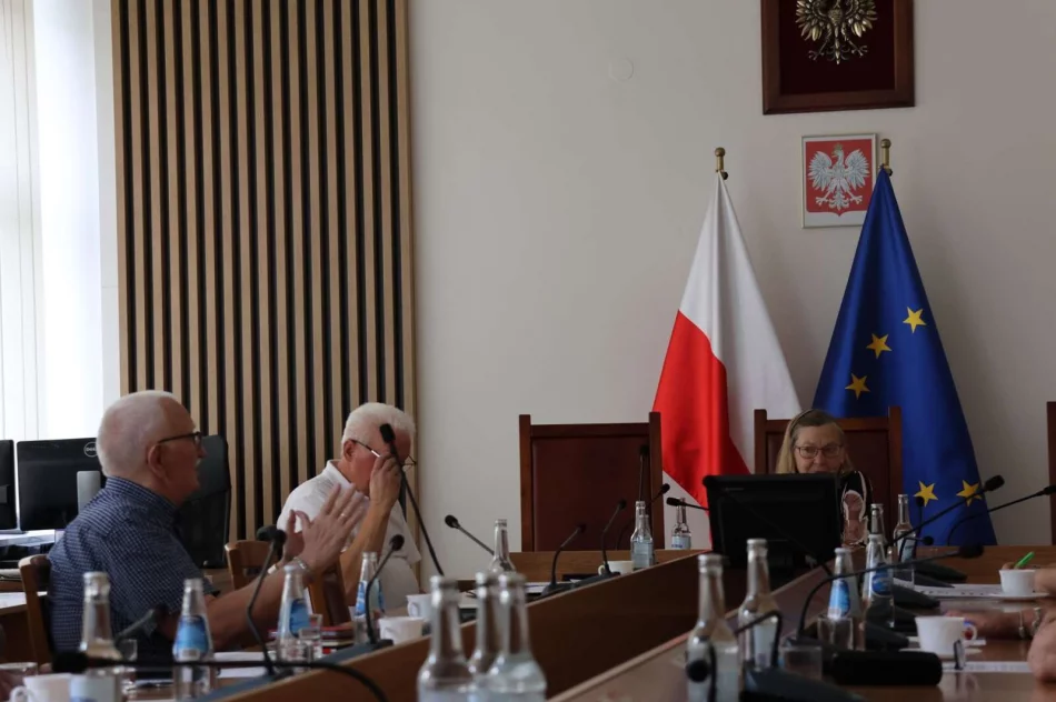 Radni-seniorzy po obradach - zdjęcie 5