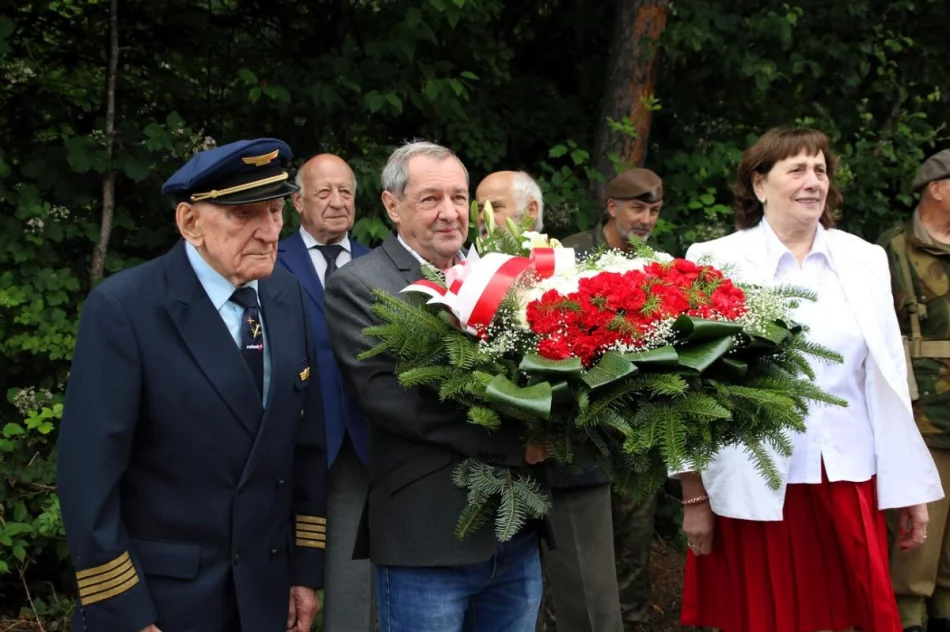 Żywa lekcja historii - mimo deszczowej pogody (ZDJĘCIA) - zdjęcie 9