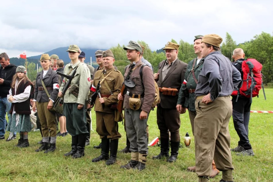 Żywa lekcja historii - mimo deszczowej pogody (ZDJĘCIA) - zdjęcie 11