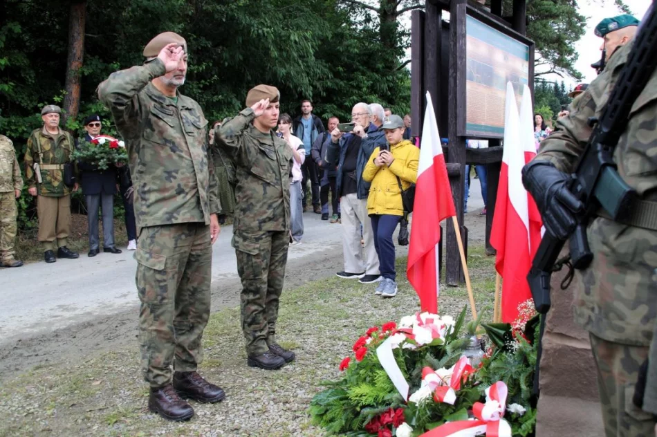 Żywa lekcja historii - mimo deszczowej pogody (ZDJĘCIA) - zdjęcie 14