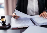 Słup energetyczny na działce – jakie prawa ma właściciel nieruchomości? - zdjęcie główne