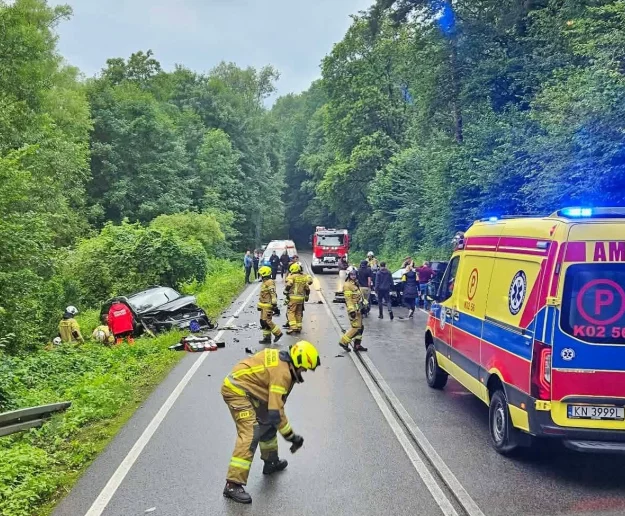 Trzy osoby ranne w wypadku - zdjęcie główne