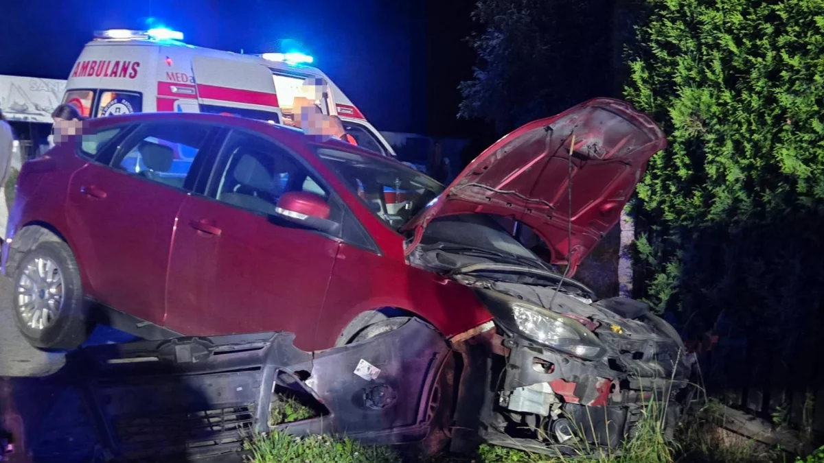 Kolizja samochodów Subaru i Ford na ul. Starodworskiej w Limanowej