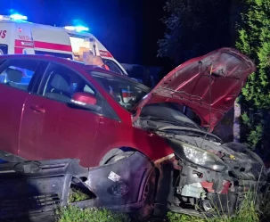 Policja wyjaśnia okoliczności nocnej kolizji - zdjęcie główne