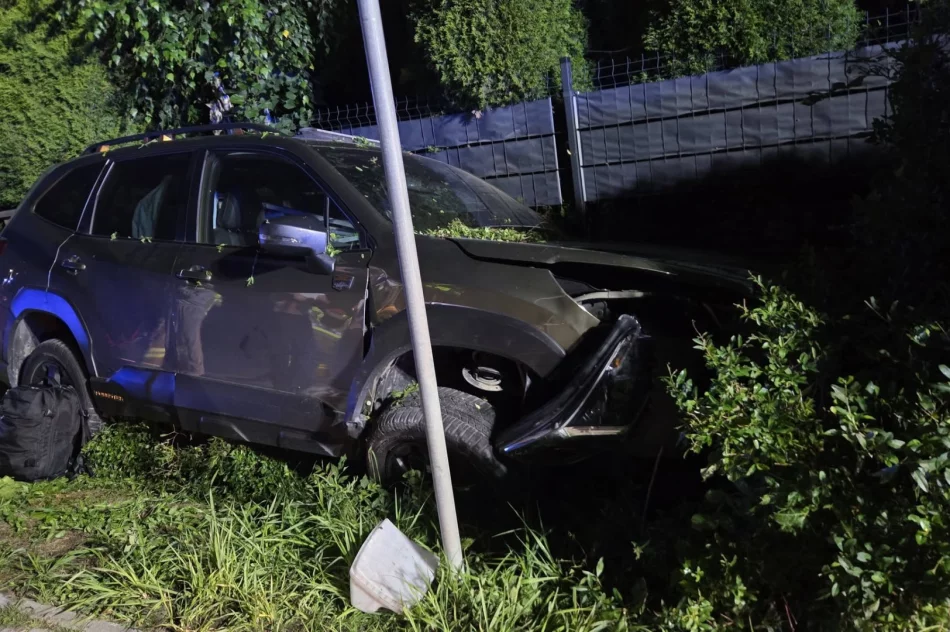 Policja wyjaśnia okoliczności nocnej kolizji - zdjęcie 2