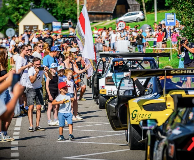 130 kierowców na starcie - zdjęcie główne