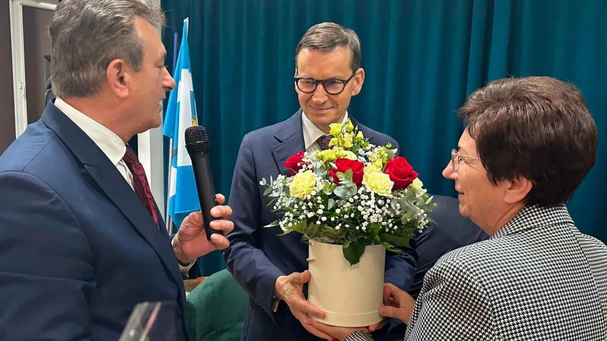 Mateusz Morawiecki podczas spotkania z mieszkańcami i samorządowcami w Laskowej