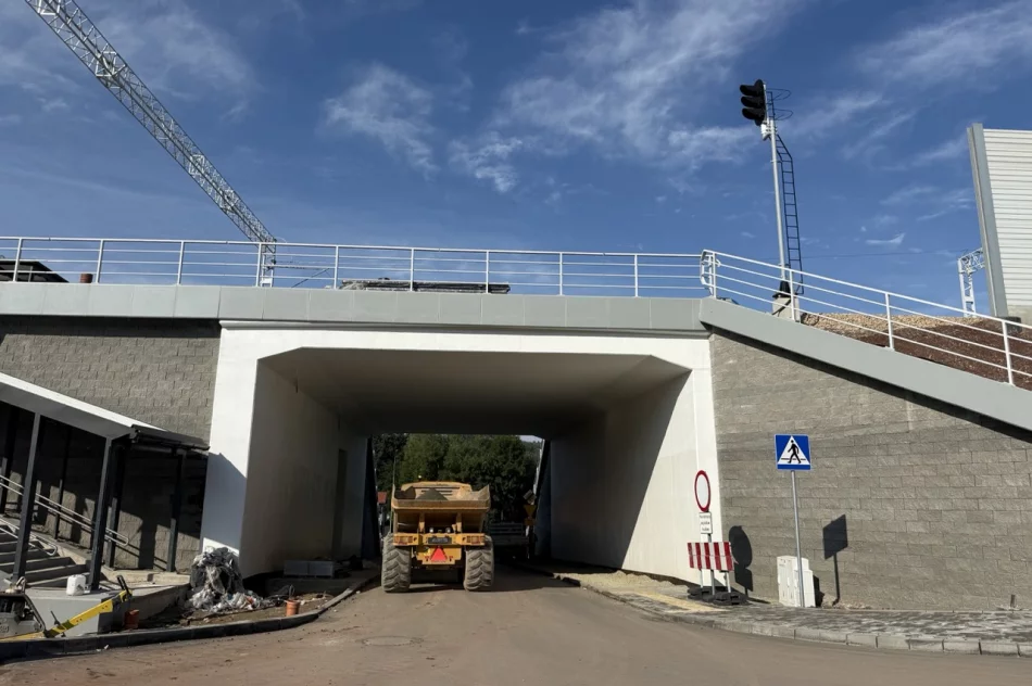 Ulica Kolejowa zamknięta. Dwa przejazdy pod torami otwarte (wideo) - zdjęcie 5