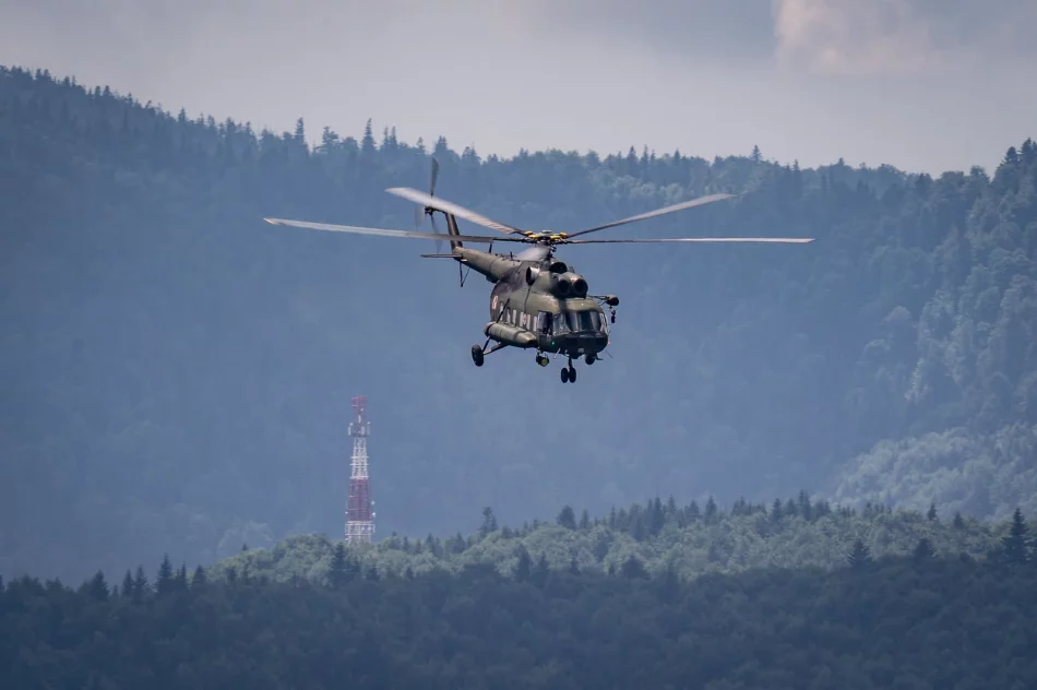 Śmigłowiec Mi-8 nad Beskidem Wyspowym (ZDJĘCIA) - zdjęcie 4