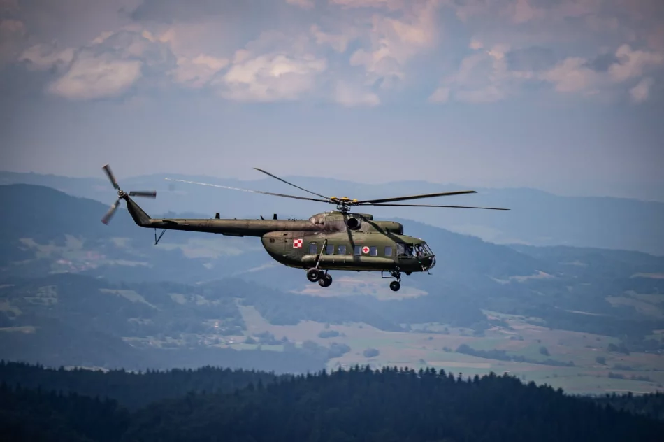 Śmigłowiec Mi-8 nad Beskidem Wyspowym (ZDJĘCIA) - zdjęcie 6