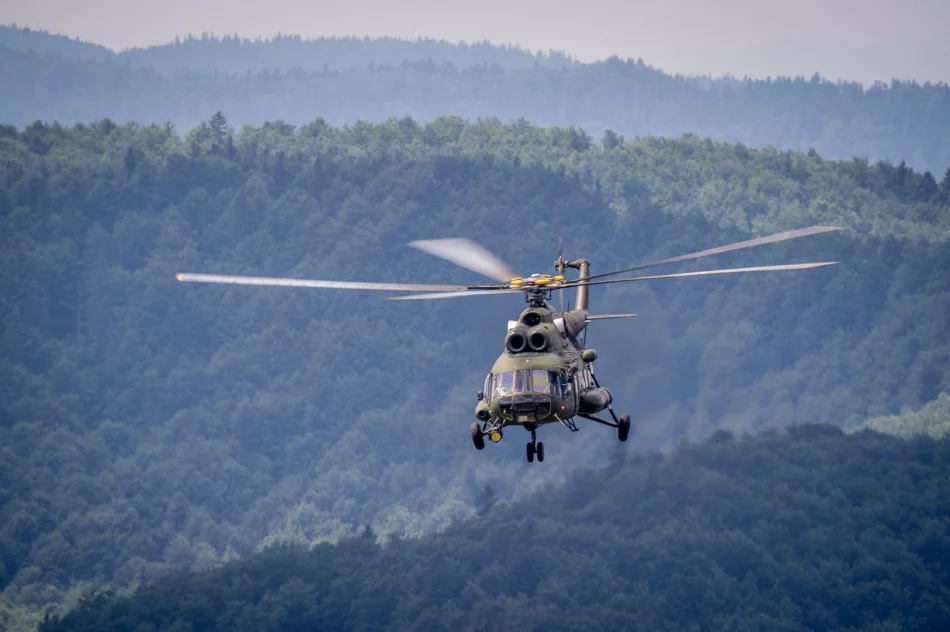 Śmigłowiec Mi-8 nad Beskidem Wyspowym (ZDJĘCIA) - zdjęcie 7