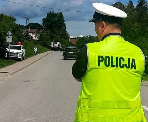1500 zł mandatu i utrata prawa jazdy za szybką jazdę po trasie wyścigu - zdjęcie główne